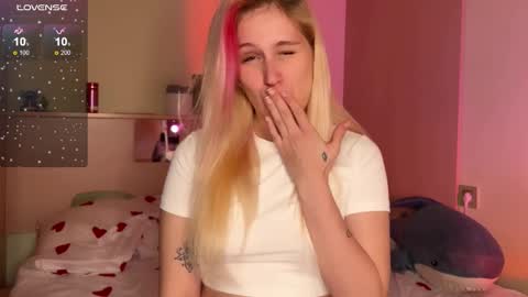 Annabel online show from October 16, 4:19 pm