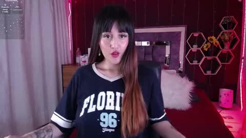 Snapshot of annabellegron chatting on February 5, 11:28 pm Anna online show from February 5, 11:28 pm
