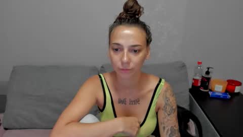 Snapshot of annabishop chatting on November 21, 12:21 am annabishop online show from November 21, 12:21 am