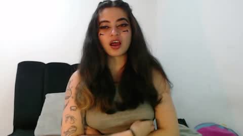 Snapshot of annacrow chatting on May 29, 12:08 am Anna online show from May 29, 12:08 am