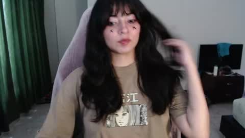 Snapshot of annacrow chatting on August 5, 10:55 pm Anna online show from August 5, 10:55 pm