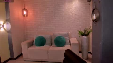 annahoffman_ online show from September 24, 12:19 pm