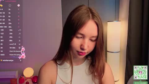 Snapshot of annamarie_foryou chatting on October 6, 6:11 am Holly Molly Im Polly online show from October 6, 6:11 am