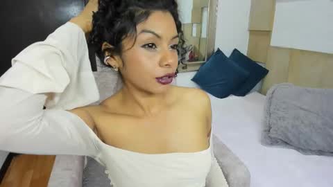 Anna online show from February 25, 8:29 pm