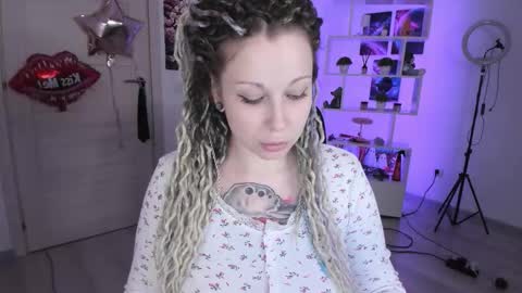 Snapshot of annanebula chatting on October 31, 2:45 am Anna online show from October 31, 2:45 am