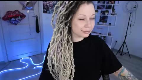 Anna online show from February 5, 11:15 am