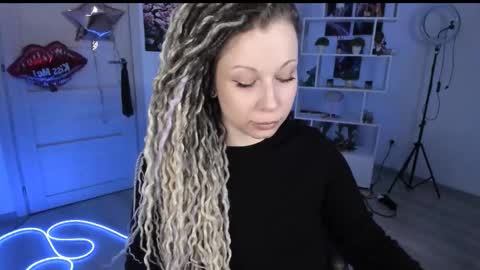 Anna online show from February 8, 1:58 pm