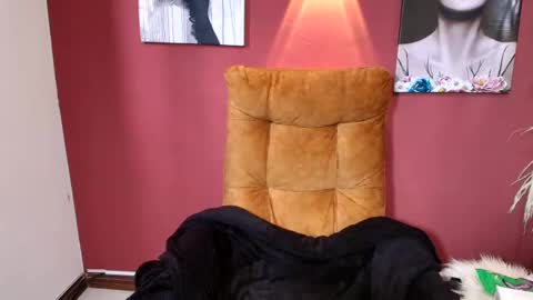 Snapshot of annaperez_ chatting on March 2, 3:37 pm   Anna  online show from March 2, 3:37 pm