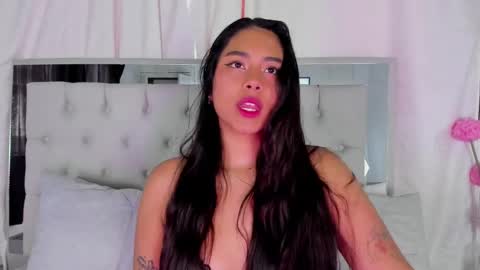 Snapshot of annaqueen_ chatting on December 6, 6:17 pm Anna online show from December 6, 6:17 pm