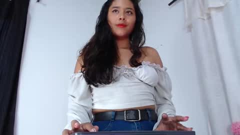 Snapshot of annaqueen_ chatting on March 11, 8:42 pm Anna online show from March 11, 8:42 pm