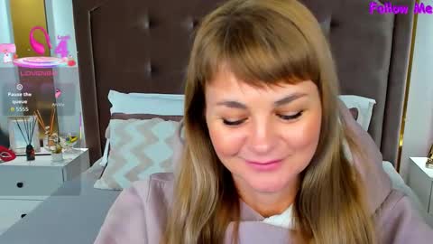 Snapshot of annasimonsj chatting on October 15, 1:06 am Anna online show from October 15, 1:06 am