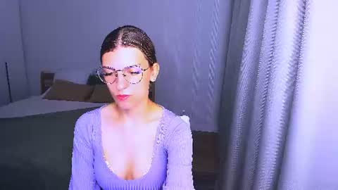 Snapshot of annathorne chatting on June 16, 4:26 am Im Anna online show from June 16, 4:26 am