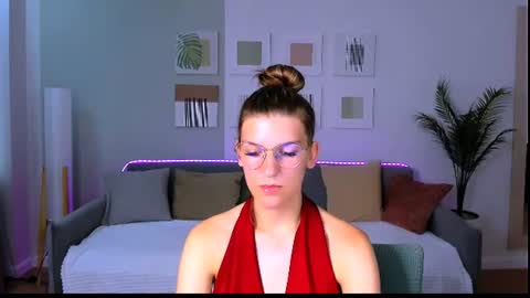 Snapshot of annathorne chatting on June 25, 5:12 am Im Anna online show from June 25, 5:12 am