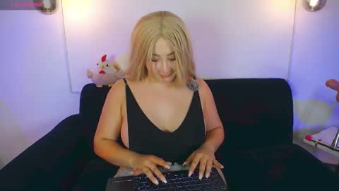 Snapshot of annays_love chatting on May 8, 5:13 am dani online show from May 8, 5:13 am