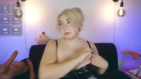 Snapshot of annays_love chatting on May 16, 5:59 am dani online show from May 16, 5:59 am