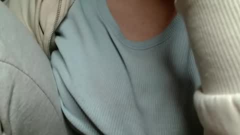 Bella online show from April 16, 9:39 pm