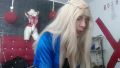 Anne online show from November 8, 9:09 am