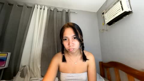 anne_chanelx online show from April 15, 7:58 pm