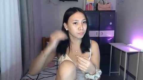 Snapshot of anne_chanelx chatting on May 11, 4:04 pm anne_chanelx online show from May 11, 4:04 pm