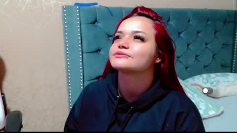 Snapshot of anne_julienne chatting on January 25, 11:43 pm       online show from January 25, 11:43 pm