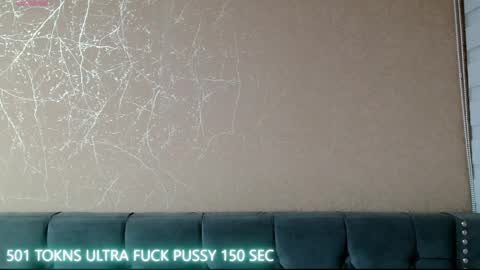 Snapshot of anne_julienne chatting on March 1, 12:28 am       online show from March 1, 12:28 am