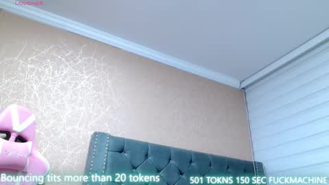 Snapshot of anne_julienne chatting on March 9, 11:03 pm       online show from March 9, 11:03 pm