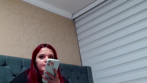 Snapshot of anne_julienne chatting on September 17, 12:34 am       online show from September 17, 12:34 am