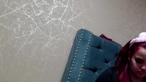 Snapshot of anne_julienne chatting on October 17, 1:53 am       online show from October 17, 1:53 am