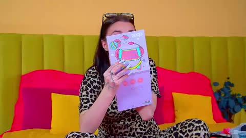 Anne online show from November 19, 6:46 am