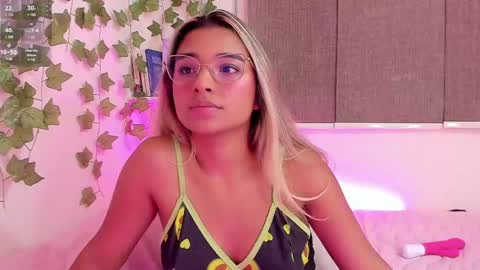 Anne online show from February 8, 11:45 pm