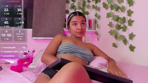 Anne online show from February 24, 11:52 pm