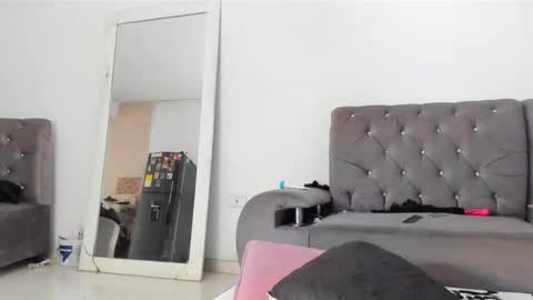 Annie  online show from January 12, 5:18 pm