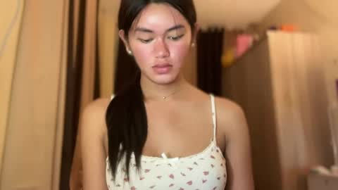 Snapshot of annedee_ chatting on December 20, 11:54 am Kim online show from December 20, 11:54 am