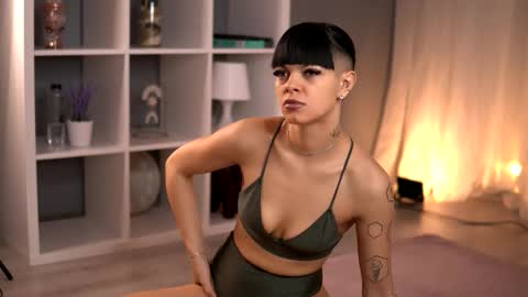 Anne online show from February 27, 6:02 am