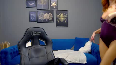 Anne online show from March 11, 8:09 am