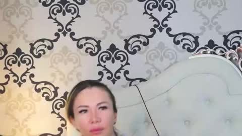 annekay online show from April 25, 9:01 am