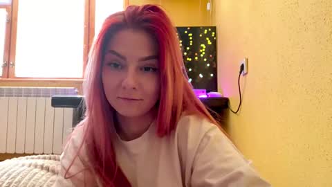 Snapshot of annellemaccarone chatting on March 25, 11:05 am Kira online show from March 25, 11:05 am