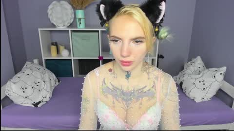 Snapshot of annetenet chatting on February 7, 7:29 am Annet online show from February 7, 7:29 am