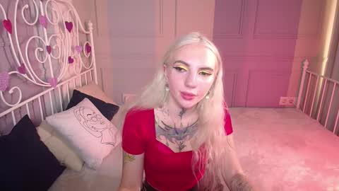 Snapshot of annetenet chatting on February 12, 10:35 am Annet online show from February 12, 10:35 am