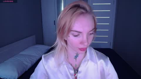 Snapshot of annetenet chatting on May 30, 9:28 am Annet online show from May 30, 9:28 am