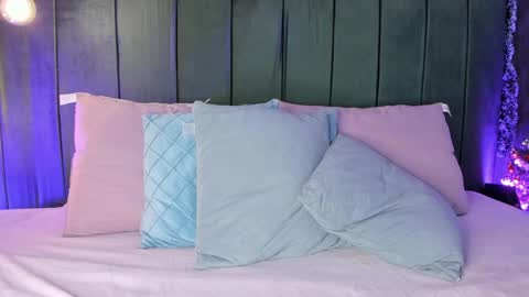 Snapshot of anneth__m chatting on December 30, 10:01 pm Anneth online show from December 30, 10:01 pm