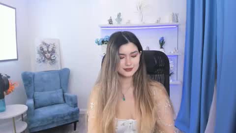 Snapshot of annetli chatting on November 7, 3:28 am annetli online show from November 7, 3:28 am