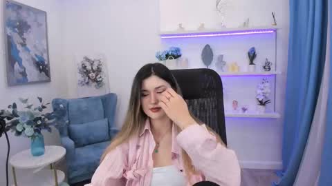 Snapshot of annetli chatting on December 2, 7:20 pm annetli online show from December 2, 7:20 pm