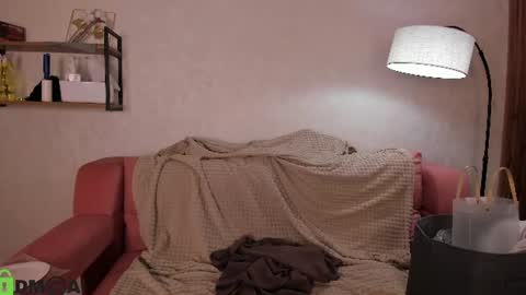Snapshot of annette_nelsone chatting on June 25, 1:05 am annette_nelsone online show from June 25, 1:05 am