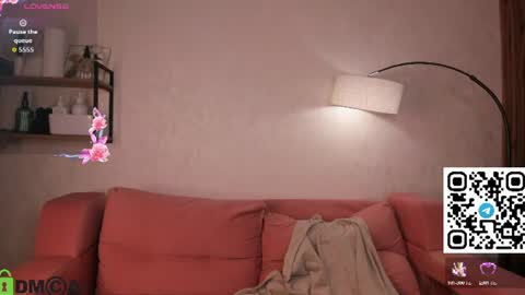 Snapshot of annette_nelsone chatting on July 7, 6:47 am annette_nelsone online show from July 7, 6:47 am
