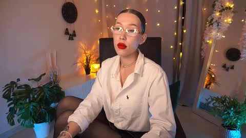 Snapshot of annettelane chatting on October 9, 6:22 am Anna online show from October 9, 6:22 am