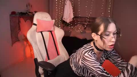 Snapshot of annettelane chatting on October 21, 6:25 am Anna online show from October 21, 6:25 am