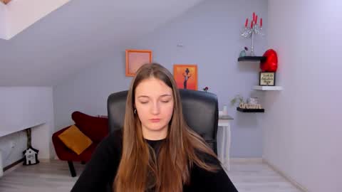 annewilsonn online show from March 9, 1:15 pm