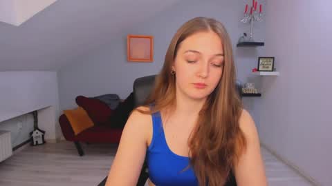 annewilsonn online show from April 24, 1:13 pm