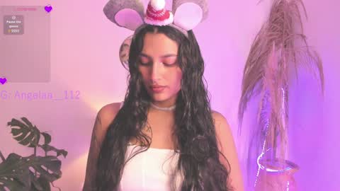 Snapshot of anngel_1 chatting on December 31, 5:40 pm Angel online show from December 31, 5:40 pm